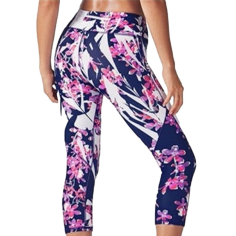 Fabletics Palm Blossom Print Capri Workout/Leggings Size 2X